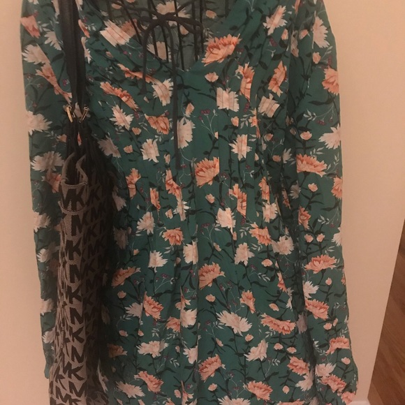 Old Navy Waist Defined Floral Dress - Picture 2 of 3